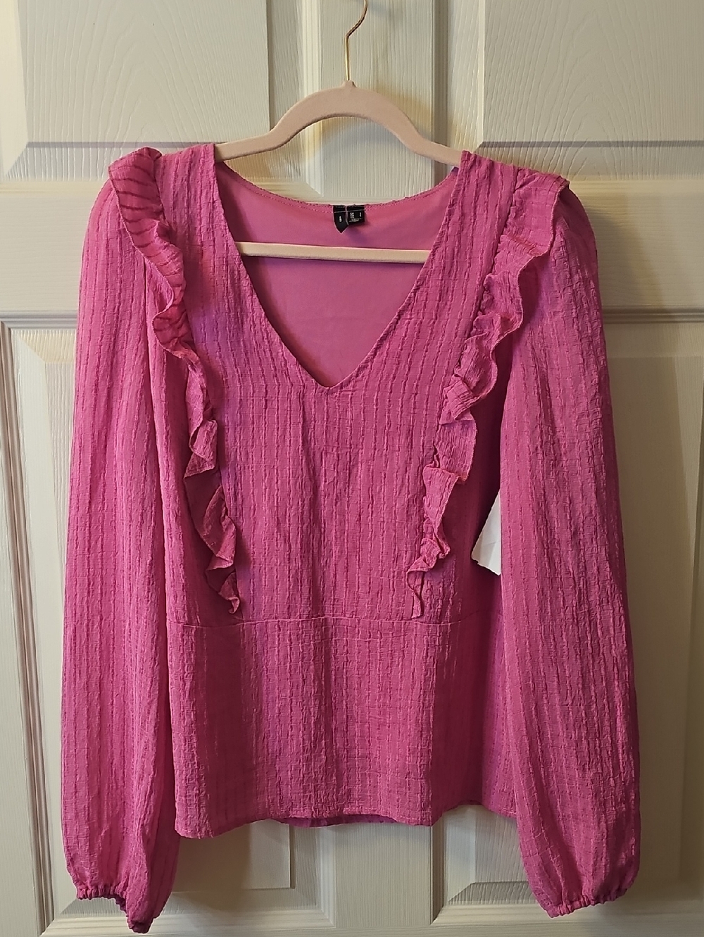 NWT Vero Moda Hot Pink Ruffled V-Neck Blouse